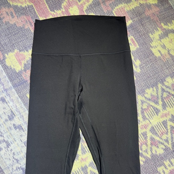 Like New! Lululemon Black Leggings Sz 6 - Picture 4 of 7